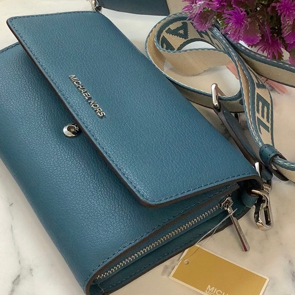 NWT Michael Kors Leather Cross Body Bag Teal - Picture 4 of 5